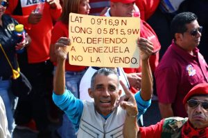 Pueblo venezolano se concentra en el TSJ para apoyar al presidente Nicolás Maduro