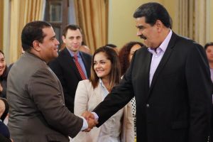 Presidente Maduro recibe en Miraflores a personal diplomático que regresó de EE.UU