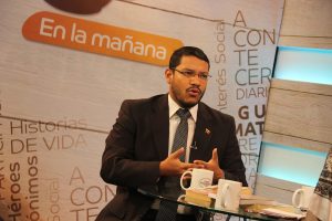 Internacionalista: gobierno de EE. UU. viola Convención de Viena al desconocer gobierno venezolano