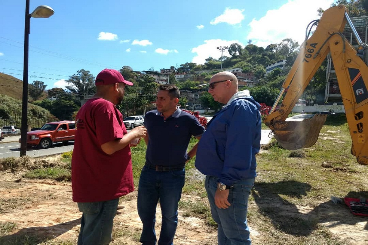 Alcaldía Carraizal inicia obras para Plaza Guaicaipuro