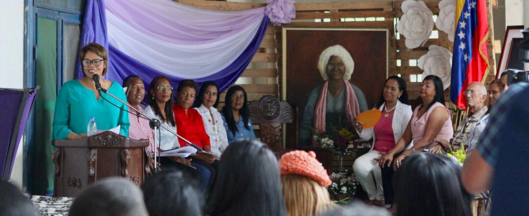ministra del Poder Popular de la Mujer y la Igualdad de Género (MinMujer), Caryl Bertho, participó como Oradora de Orden el marco de la conmemoración al "mes de la Mujer” (Foto MinMujer)