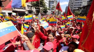 Venezolanos salen en paz a las calles de Caracas para hacerle frente a las agresiones imperialistas