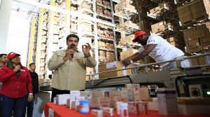 Presidente Maduro inspecionó los almacenes robotizados de medicinas en Miranda (Foto Prensa Presidencial)
