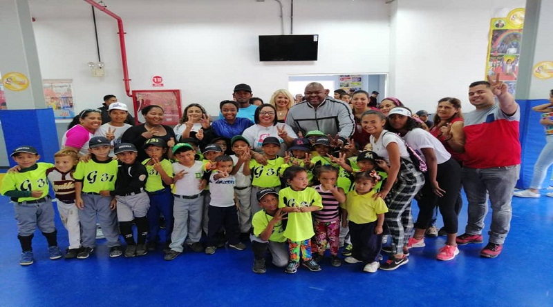 Comedor Escuela Mama Rosa en Caricuao (Foto Mimou Vargas)