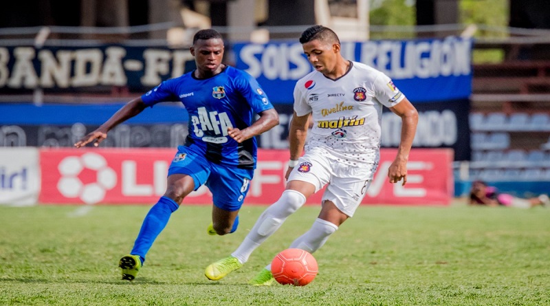 Zulia FC vino de abajo y derrotó 3-2 al Caracas en ida de la Liguilla Zulia FC vino de abajo y derrotó 3-2 al Caracas en ida de la Liguilla