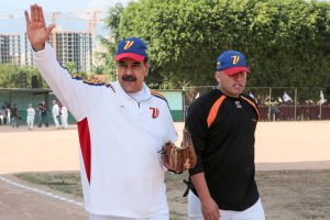 Juego amistoso de sóftbol entre FANB y Gabinete Ejecutivo