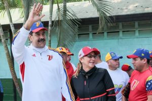 Juego amistoso de sóftbol entre FANB y Gabinete Ejecutivo