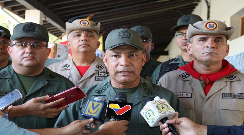 Alm. Clemente Antonio Díaz, @Servicios_MPPD, dirige Mega Jornada Social de la Gran Misión "Negro Primero" en Falcón (Foto @PrensaFANB)