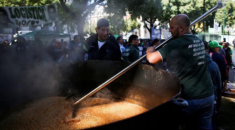 Argentina: Día del Trabajador con marchas, ollas populares y paro total de transportes en Buenos Aires (Foto agencias)