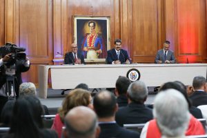 Presidente Nicolás Maduro reconoce al periodismo responsable con distinción Simón Bolívar