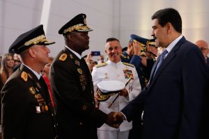Generales y Almirantes ascendidos juran frente a Bolívar como herederos del Ejército Libertador