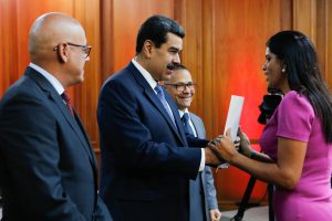 Presidente Nicolás Maduro reconoce al periodismo responsable con distinción Simón Bolívar