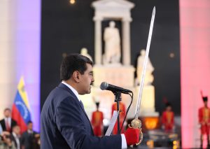 Generales y Almirantes ascendidos juran frente a Bolívar como herederos del Ejército Libertador