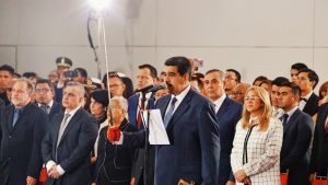 Generales y Almirantes ascendidos juran frente a Bolívar como herederos del Ejército Libertador