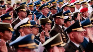 Generales y Almirantes ascendidos juran frente a Bolívar como herederos del Ejército Libertador