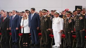 Generales y Almirantes ascendidos juran frente a Bolívar como herederos del Ejército Libertador
