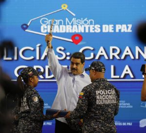 Presidente Maduro encabezó graduación de más de dos mil nuevos policías en la UNES
