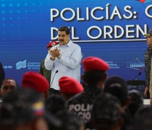 Presidente Maduro encabezó graduación de más de dos mil nuevos policías en la UNES