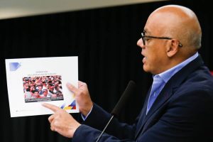 Venezuela muestra nuevas pruebas que implican a Guaidó en robo de armas de la República