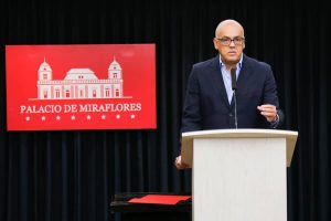 Venezuela muestra nuevas pruebas que implican a Guaidó en robo de armas de la República