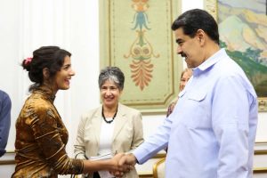 Presidente Maduro recibió a integrantes del Colectivo de Protección de embajada venezolana en Washington