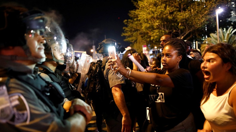 Protestas de la comunidad etíope en Tel Aviv (Israel), 2 de junio de 2019. (Corinna Kern / Reuters)