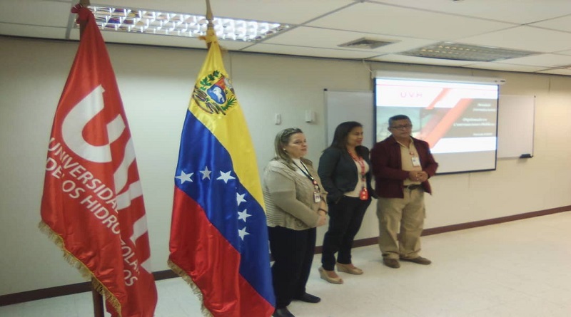 Universidad Venezolana de los Hidrocarburos celebra su décimo aniversario (Foto UVH)