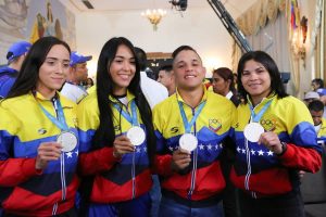 Presidente Nicolás Maduro otorgó Orden Francisco de Miranda a medallistas Panamericanos