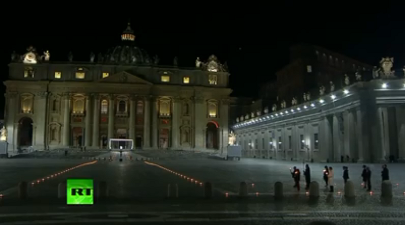 Papa Francisco preside por primera vez un viacrucis sin fieles en El Vaticano