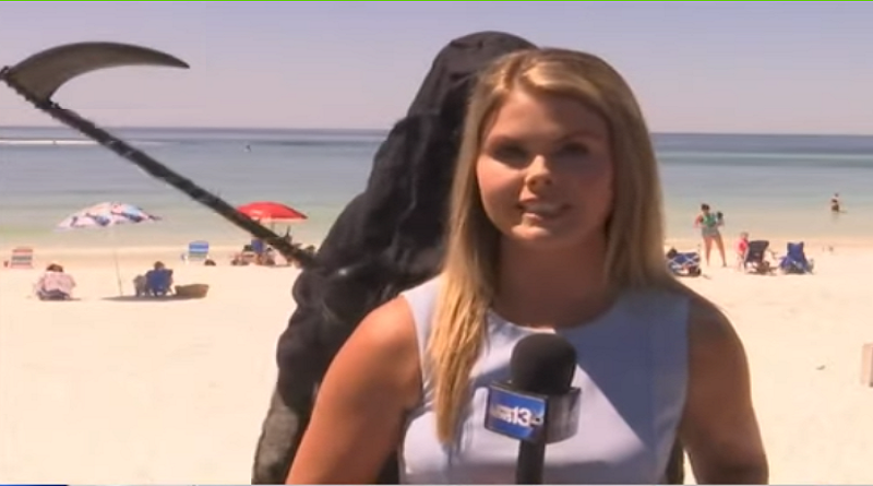 Aparece “la muerte” en playa de EE.UU. para advertir necesidad del distanciamiento social durante la pandemia