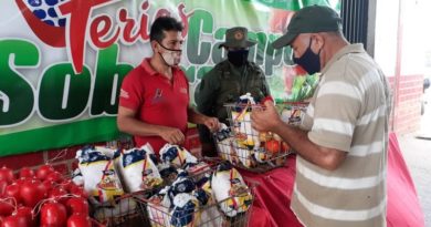 Pdval distribuye 3,65 toneladas de alimentos a más de mil familias en Apure