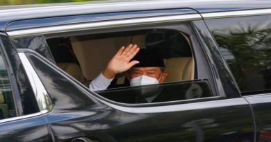 Primer ministro de Malasia dimite tras perder la mayoría