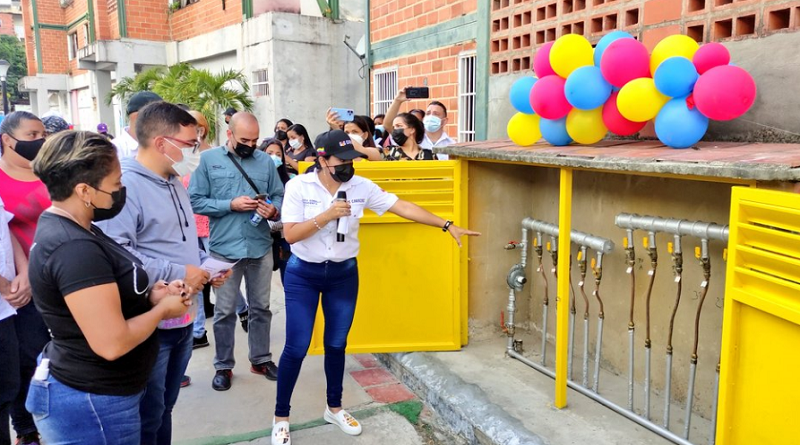 Prevén instalar servicio de gas directo en 1.600 comunidades de Caracas