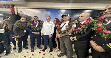 Arriban al país últimos cinco tripulantes de Emtrasur secuestrados en Argentina