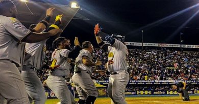 Leones retoma la cima tras vencer 13-1 a Magallanes