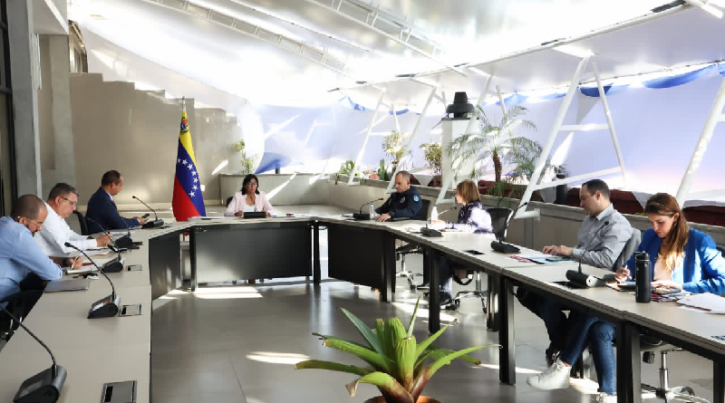 Vicepresidenta Delcy Rodríguez lidera reunión con autoridades del sector transporte