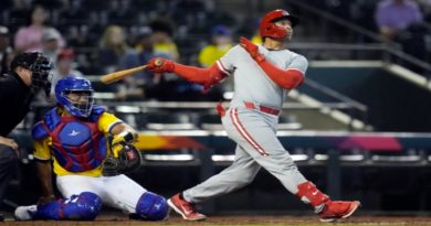 Canadá consigue su segunda victoria al blanquear a Colombia en el Clásico Mundial de Béisbol