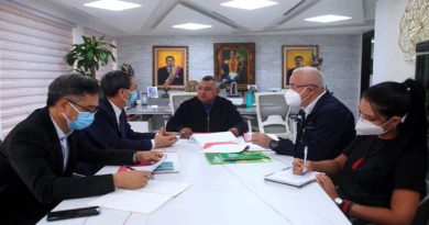 Venezuela y China revisan planes en materia energética
