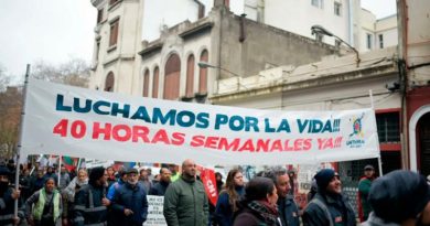 Trabajadores industriales uruguayos inician paro y movilización