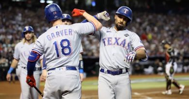 Rangers apalean a Arizona y se colocan a un triunfo de ganar la Serie Mundial