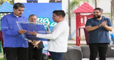 Proclaman al presidente Nicolás Maduro Defensor de la Familia Venezolana