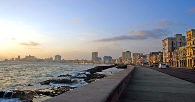 Intelectuales del mundo exigen a EE.UU. sacar a Cuba de lista de países terroristas