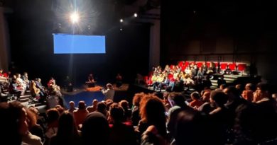 Obra "Destino Libertad" llena sala de teatro en Túnez